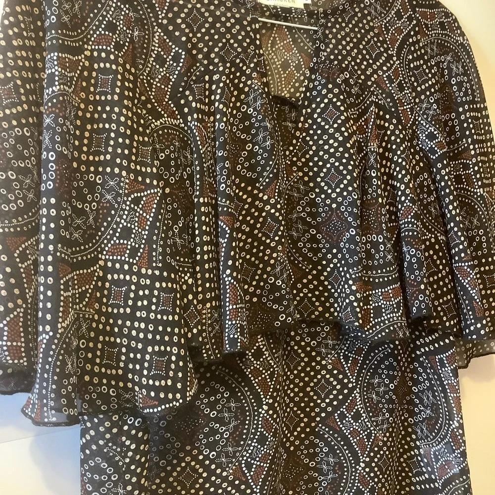 MOLLY BRACKEN WOMENS PAISLEY PRINT RUFFLE BLOUSE/ Size Small - Picture 3 of 8
